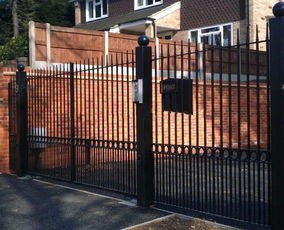 铝铁艺护栏 防腐与美观并存的防护解决方案